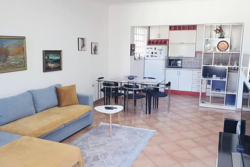 Lovely 2-bedroom In Center Apartamento *
