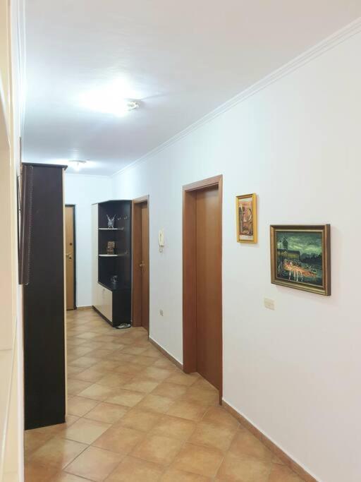 Lovely 2-bedroom In Center Tirana