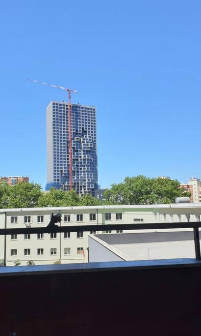 Lovely 2-bedroom In Center